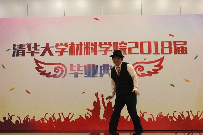1530858712752021218.jpg 表演.jpg
