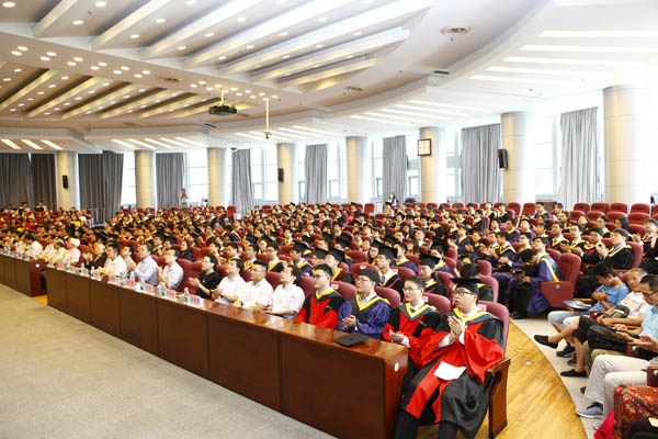 毕业典礼新闻稿图片.jpg